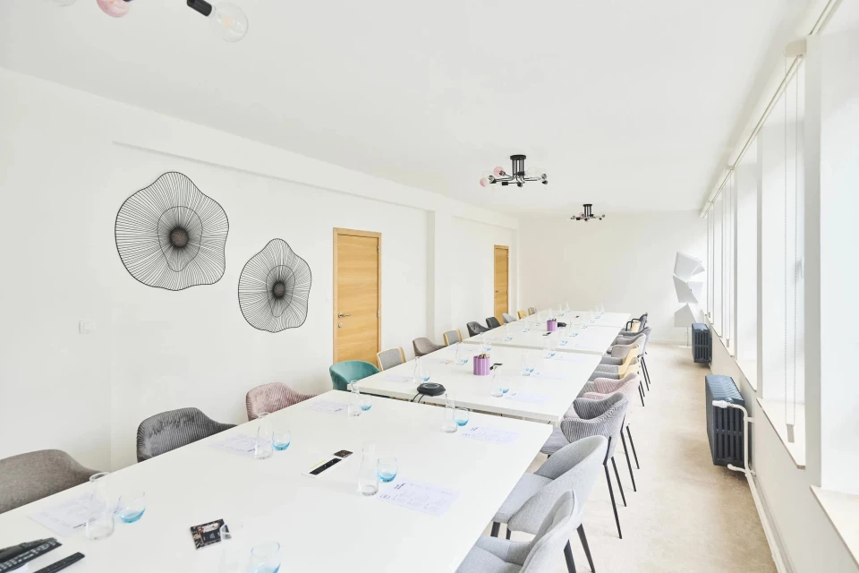 Meeting Room 16 persons (near Central Station - Arts-Loi - Rue Royale)