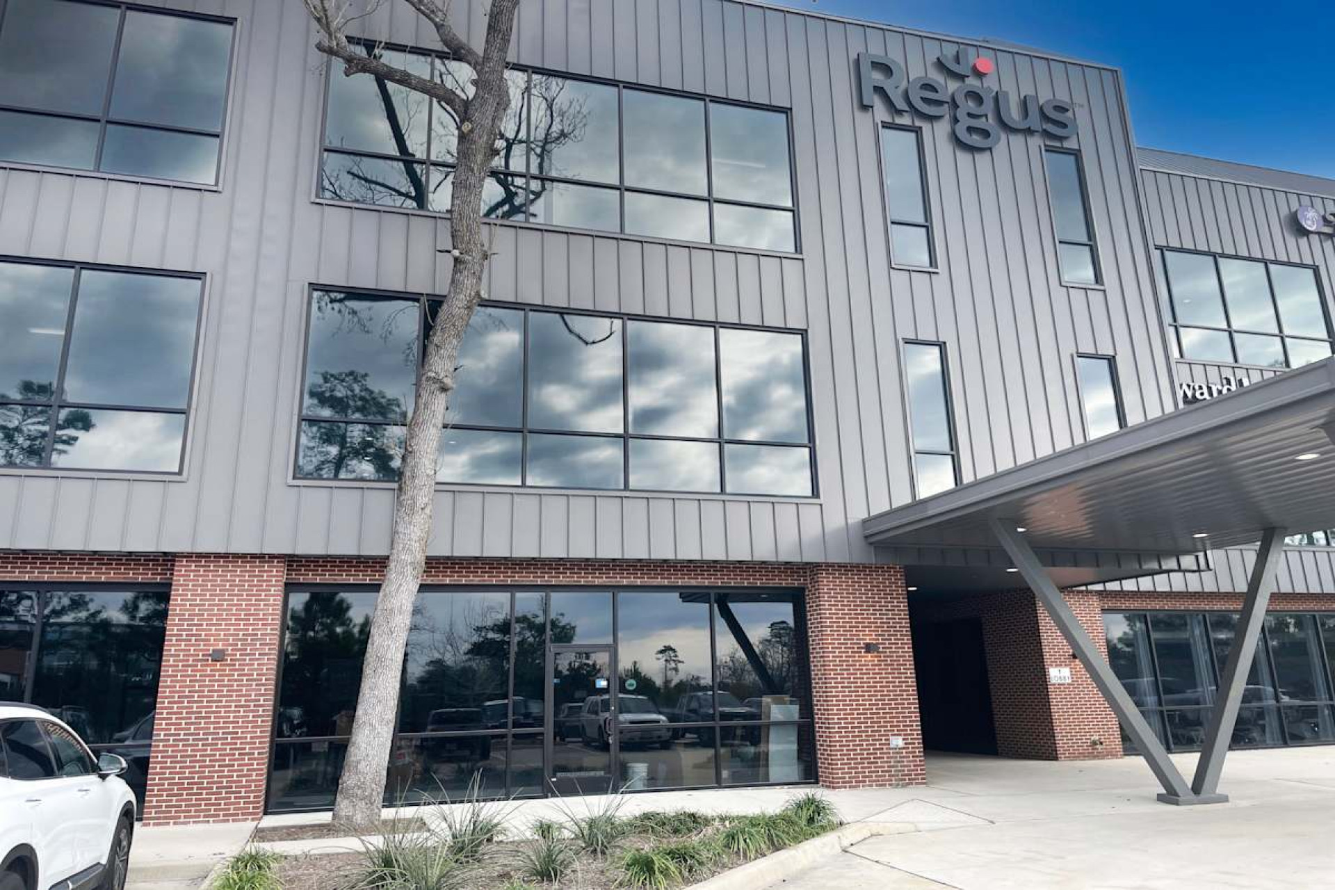 1135 Grand Central Parkway