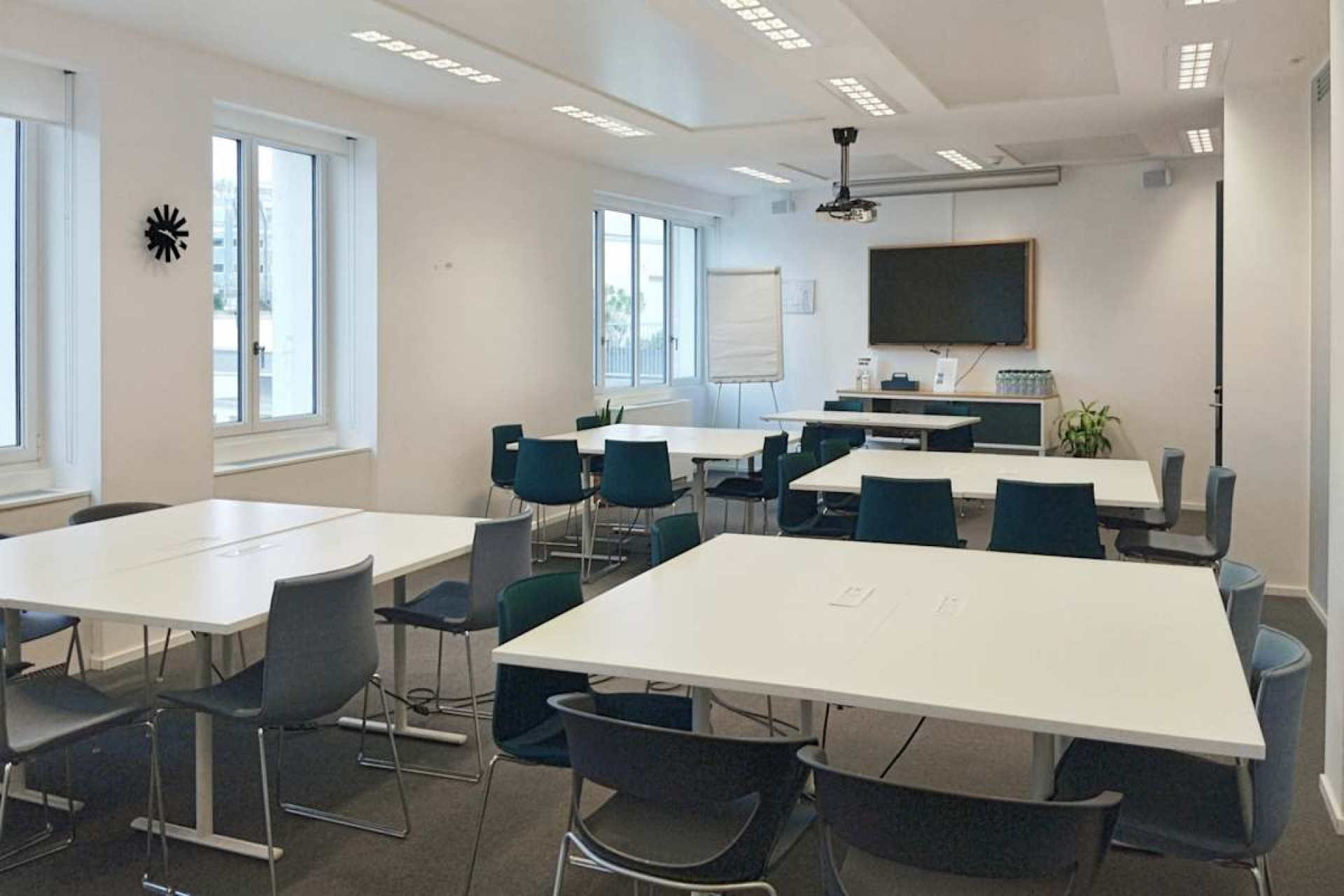 1628 Zhongshan Avenue