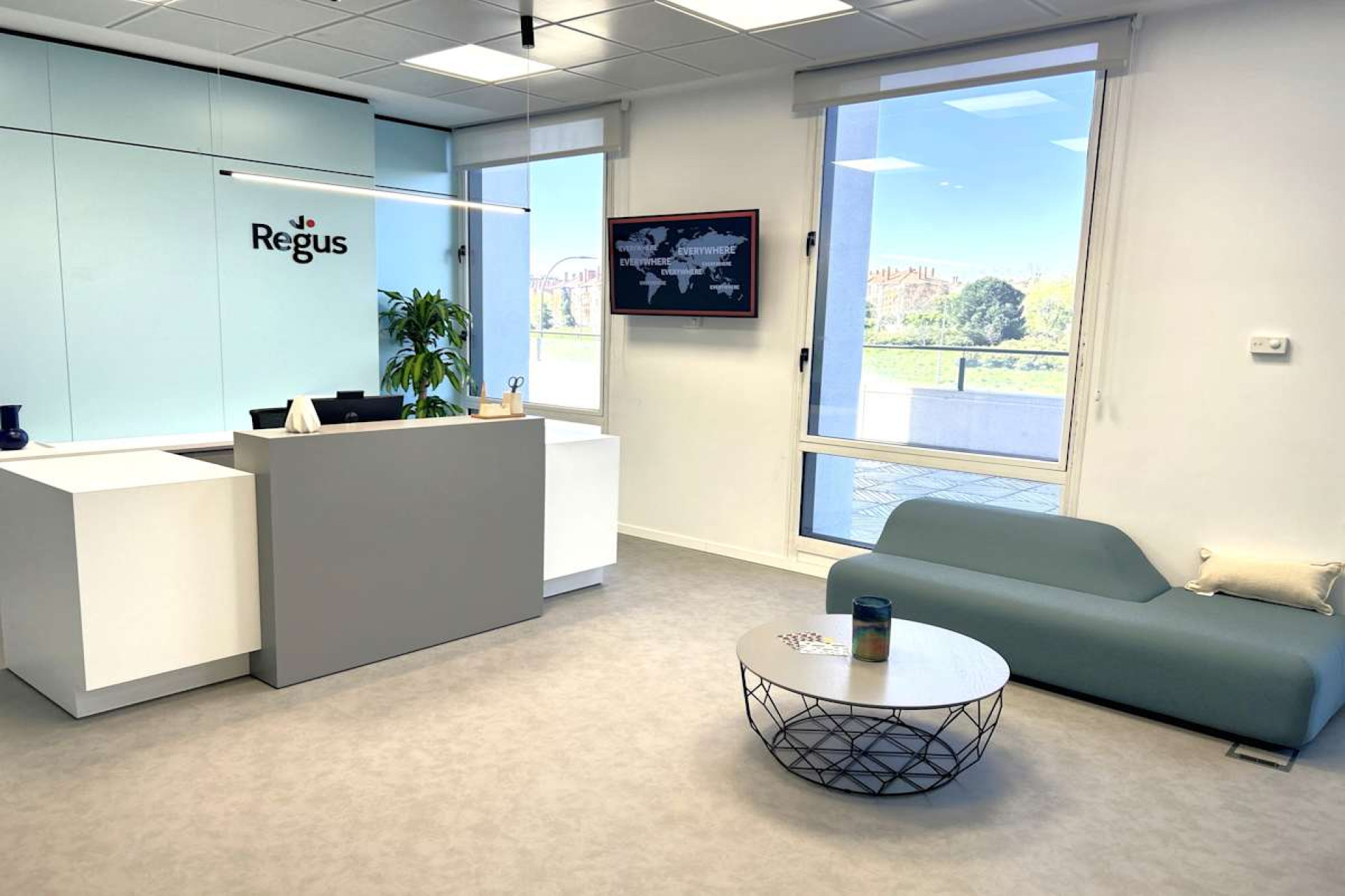 Calle Ribera de Loira 16