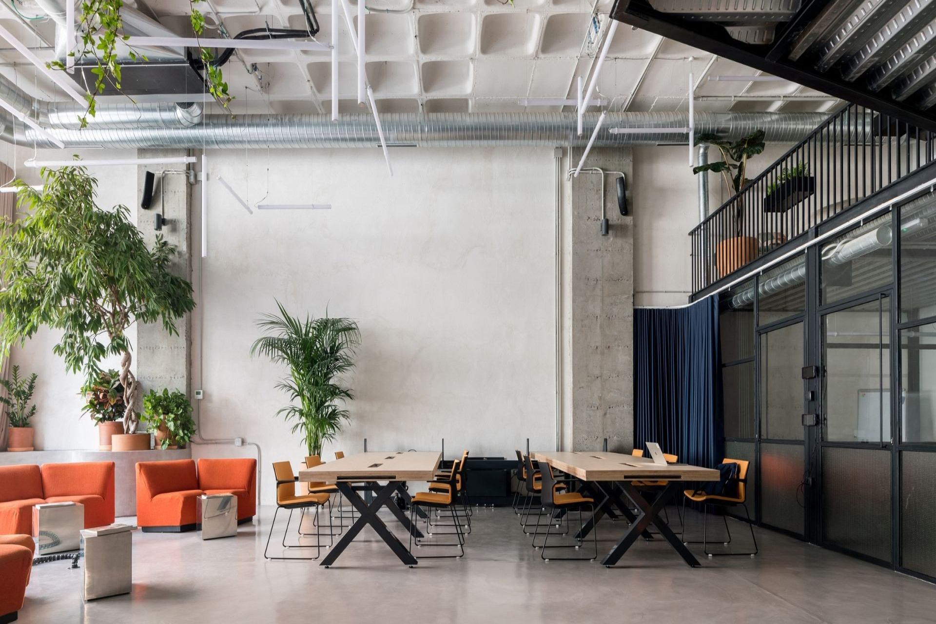 Floating Desk Day Pass