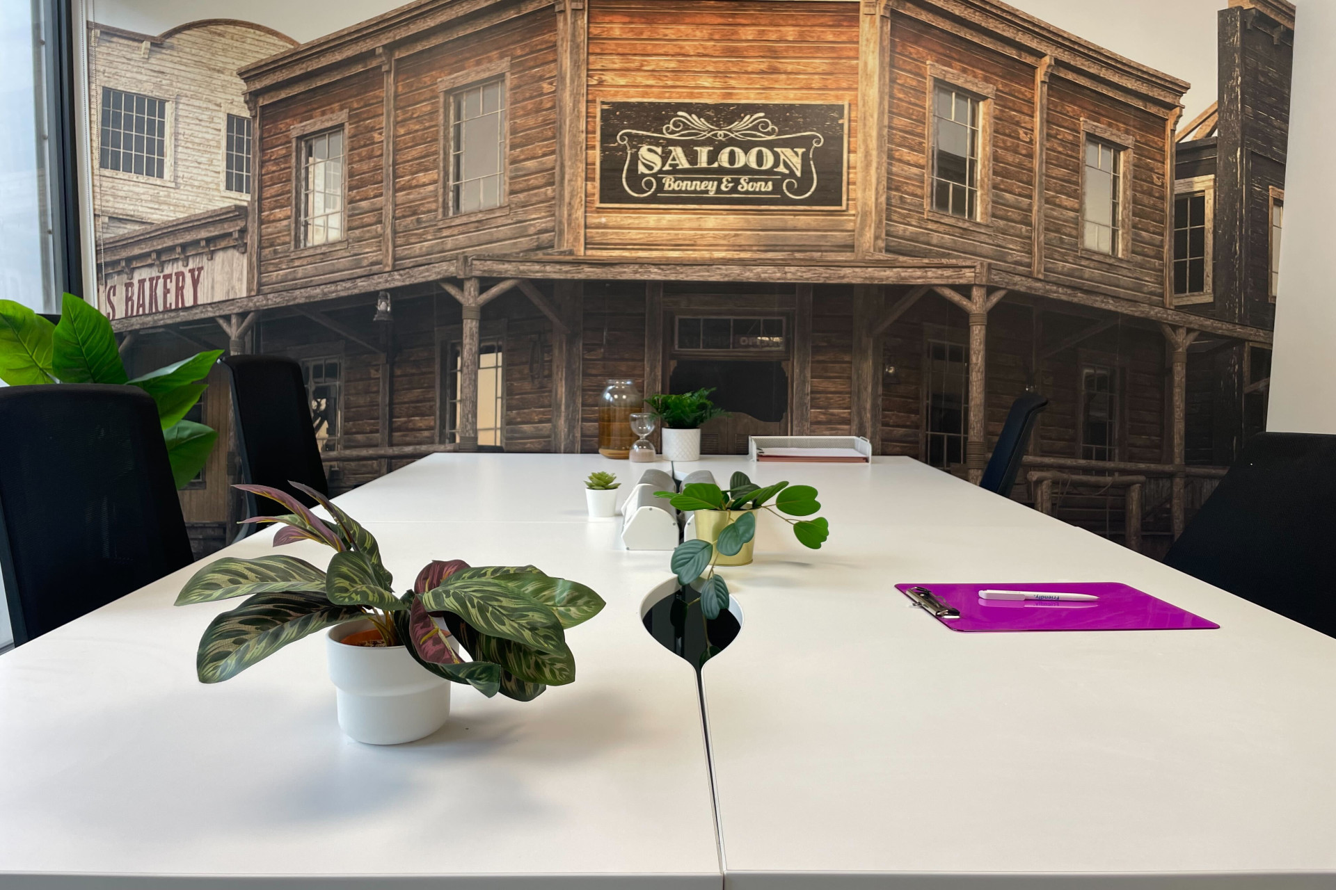 R115 4 Person Serviced Office at DeskLodge