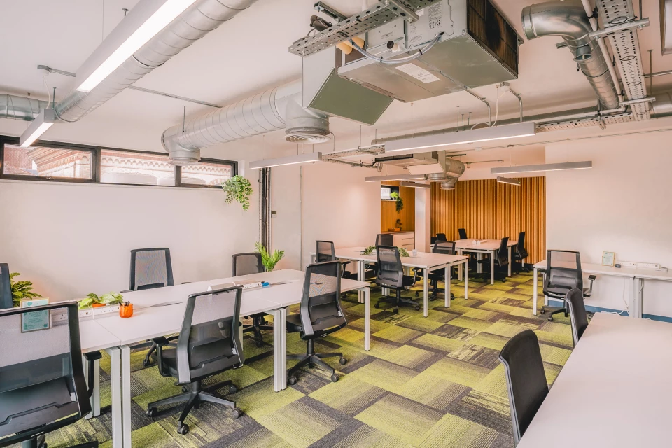 16 Person Serviced Office