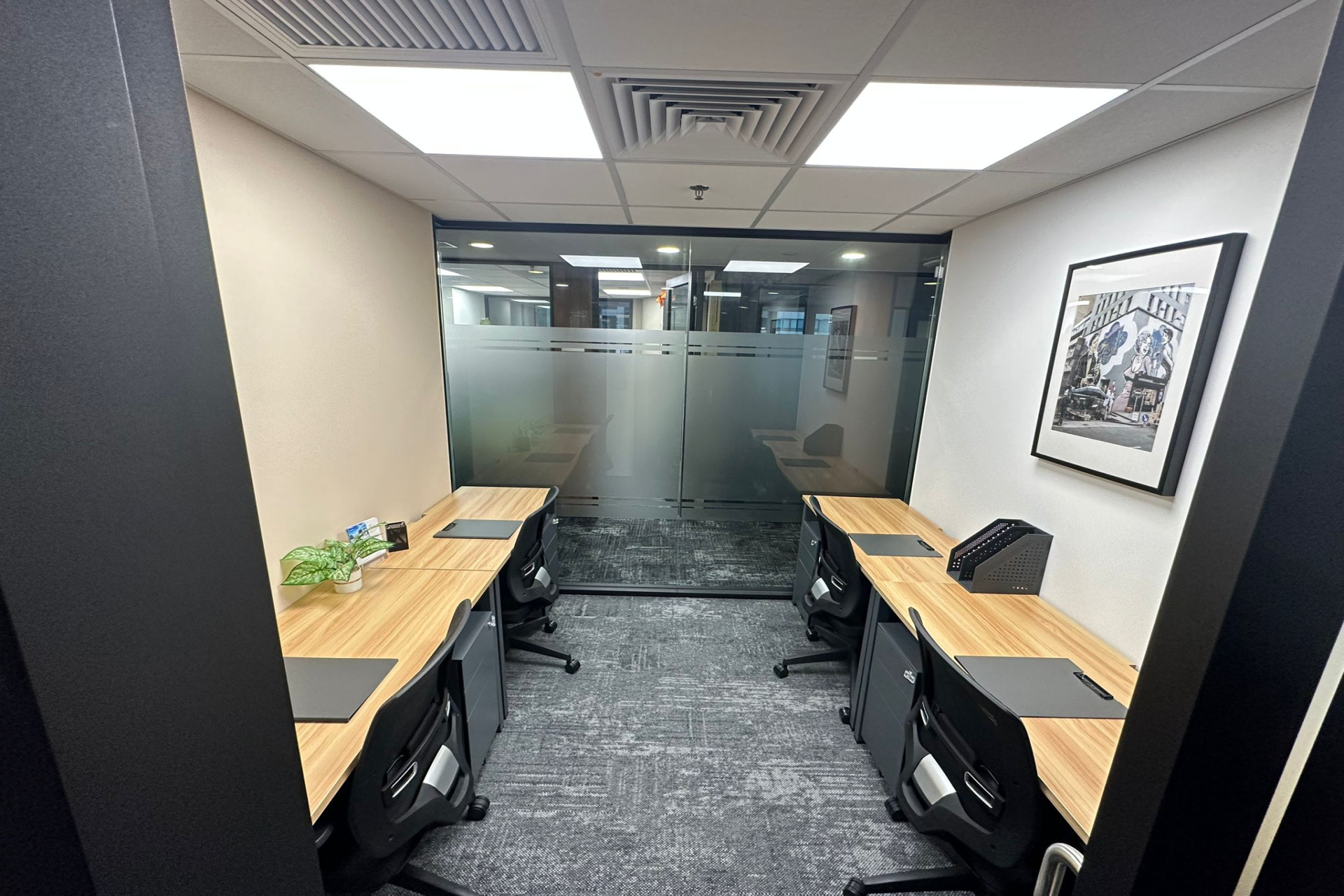 4 pax Day Office