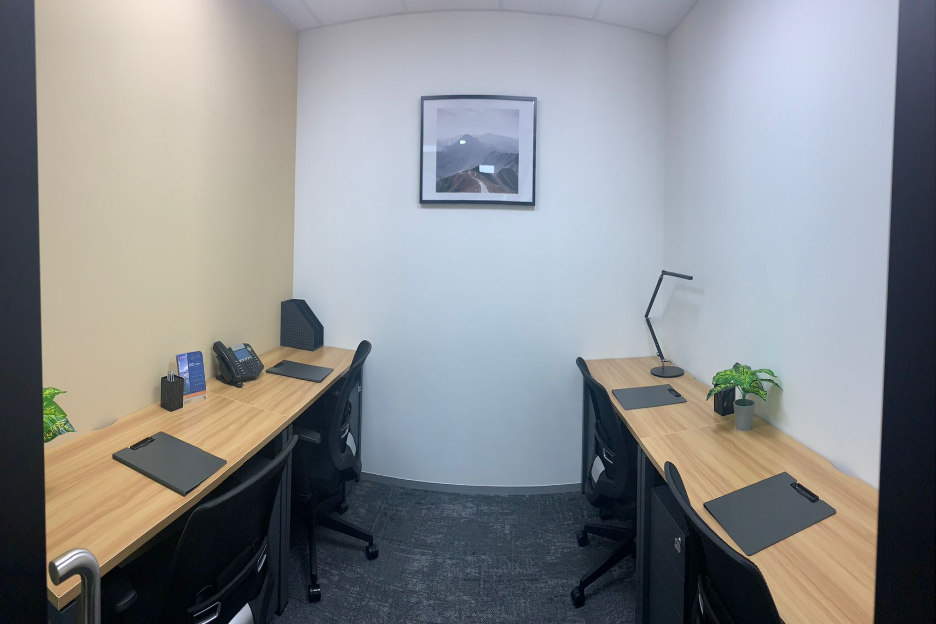 4 pax Day Office