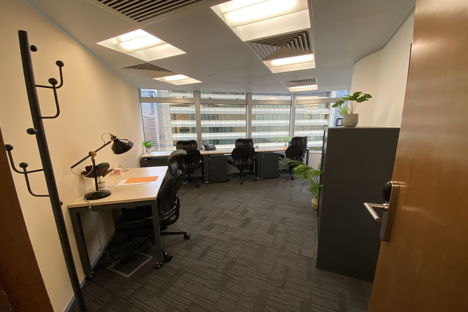 5 pax Day Office