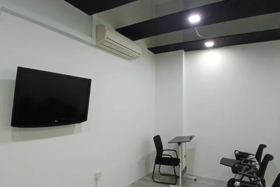 10 Pax Training Room