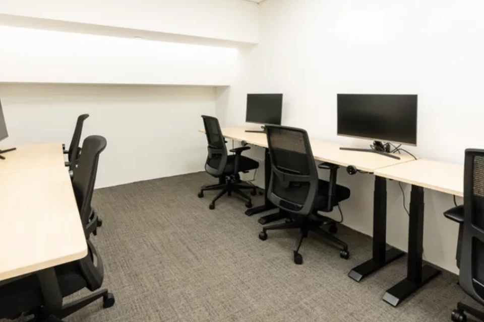 ADP 5 Pax Day Office