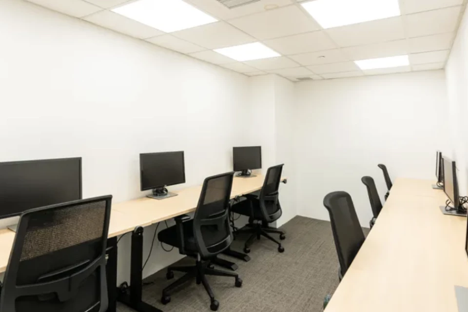 ADP 6 Pax Day Office