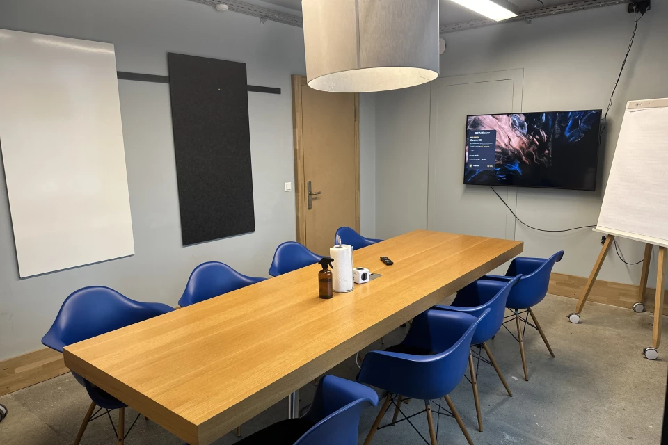 Challenger meeting room