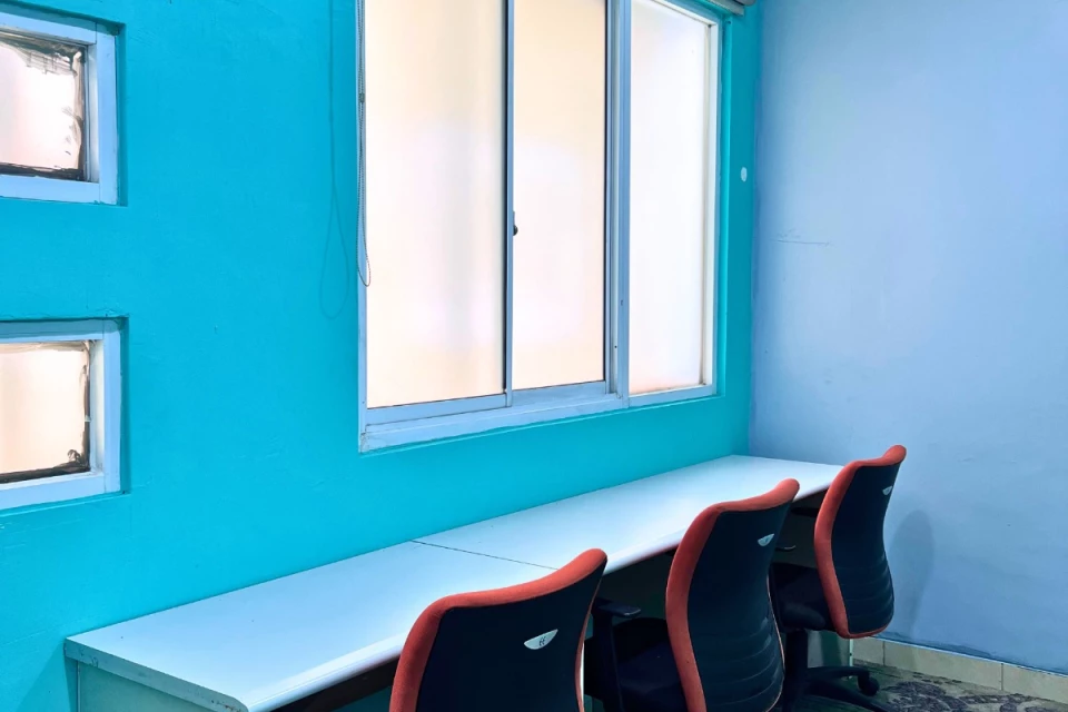 Meeting Room Small 3-4 Pax