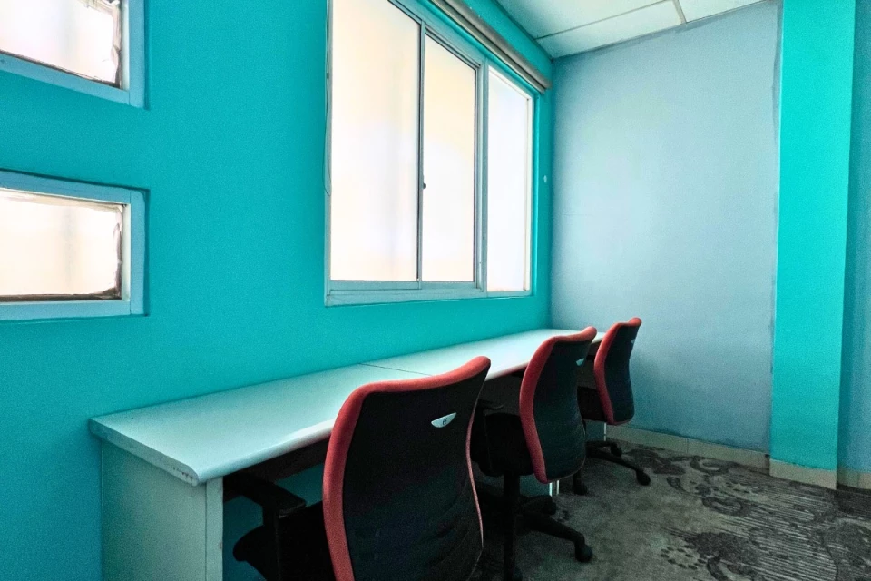 Meeting Room Small 3-4 Pax