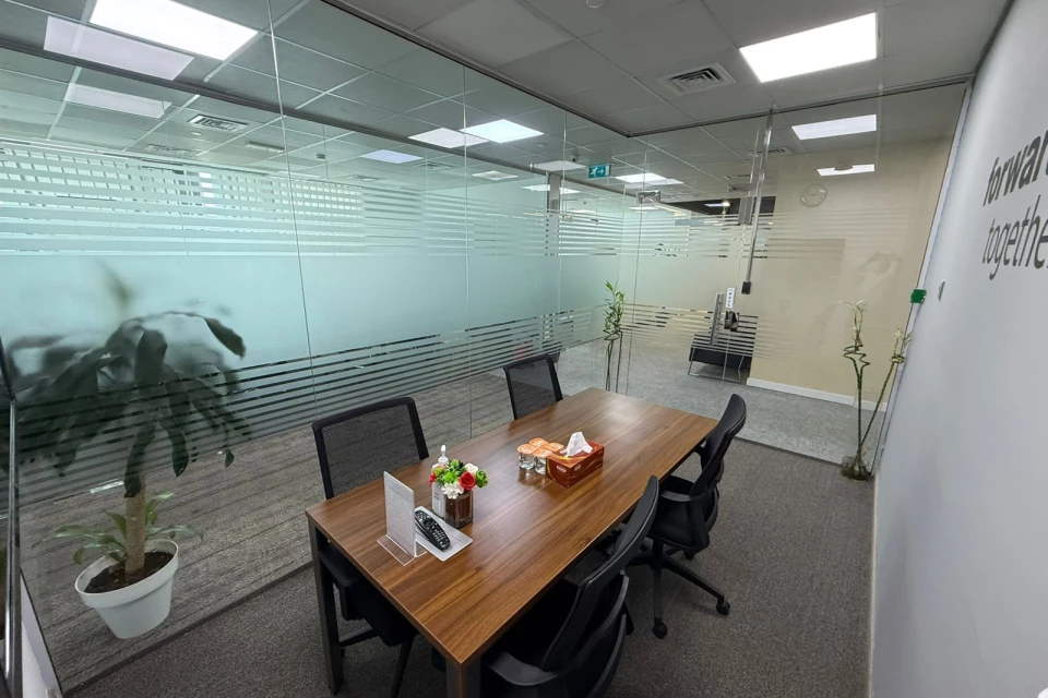 6 pax Meeting Room