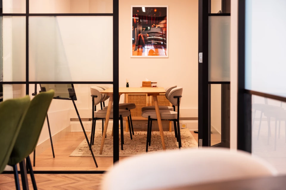 Tyburn Meeting Room (4-person)