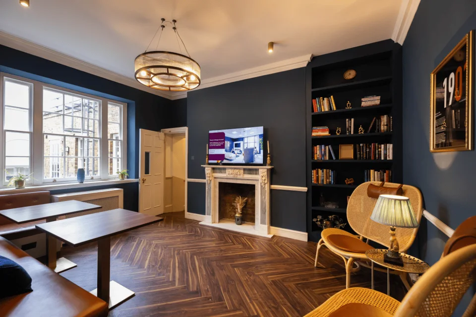 12 Theobalds Road gallery view 2