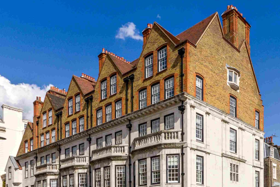 2 Eaton Gate