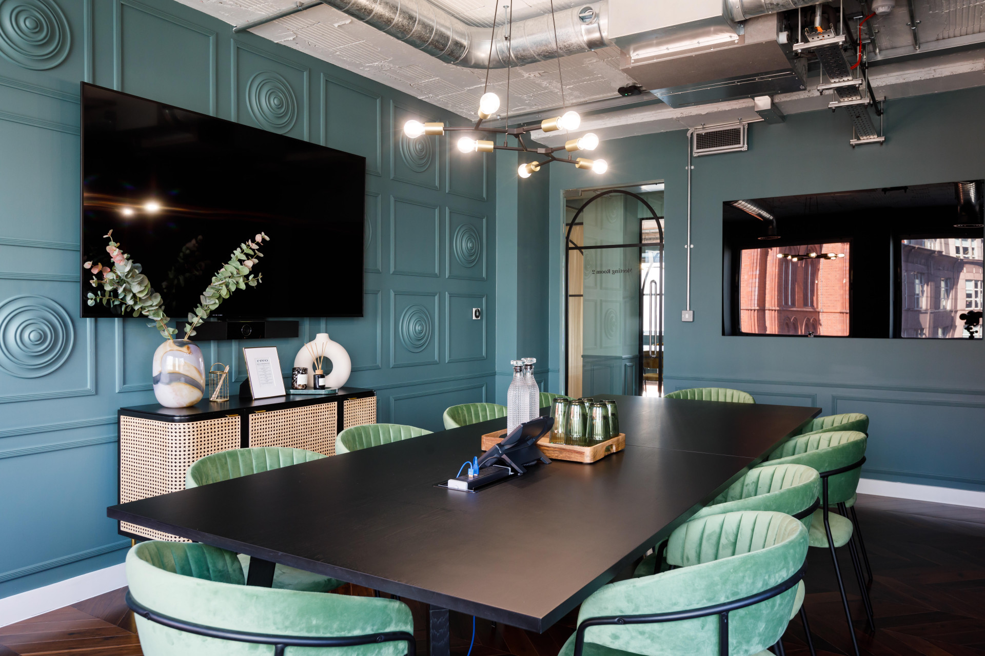 Meeting room for 10 people