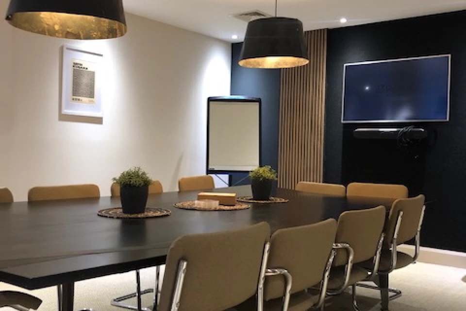 12 person meeting room in Central Bicester