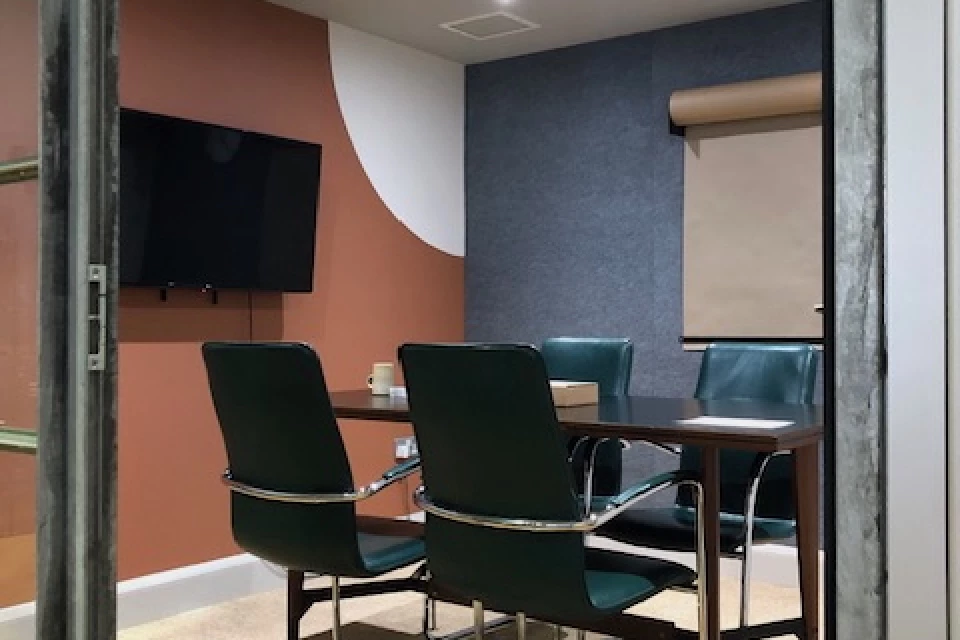 4 person meeting room in Central Bicester