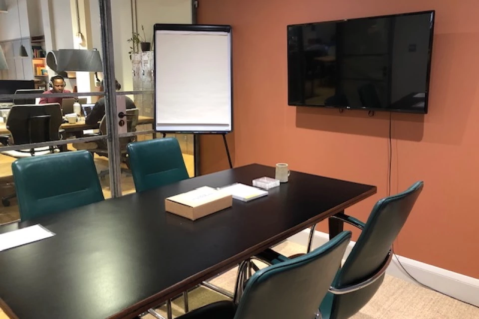 4 person meeting room in Central Bicester