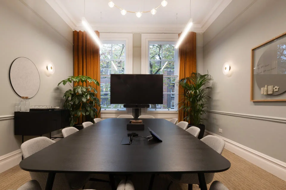 146 Buckingham Palace Road gallery view 3