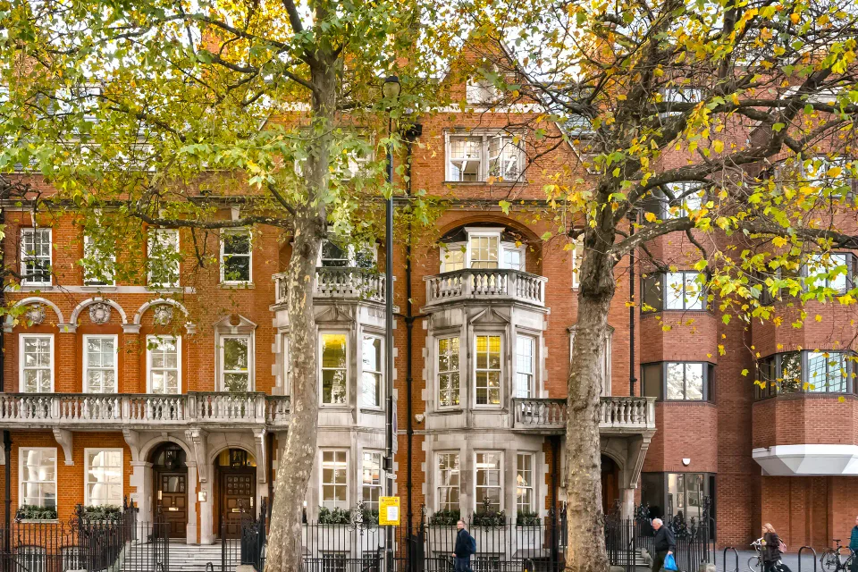 128 Buckingham Palace Road office