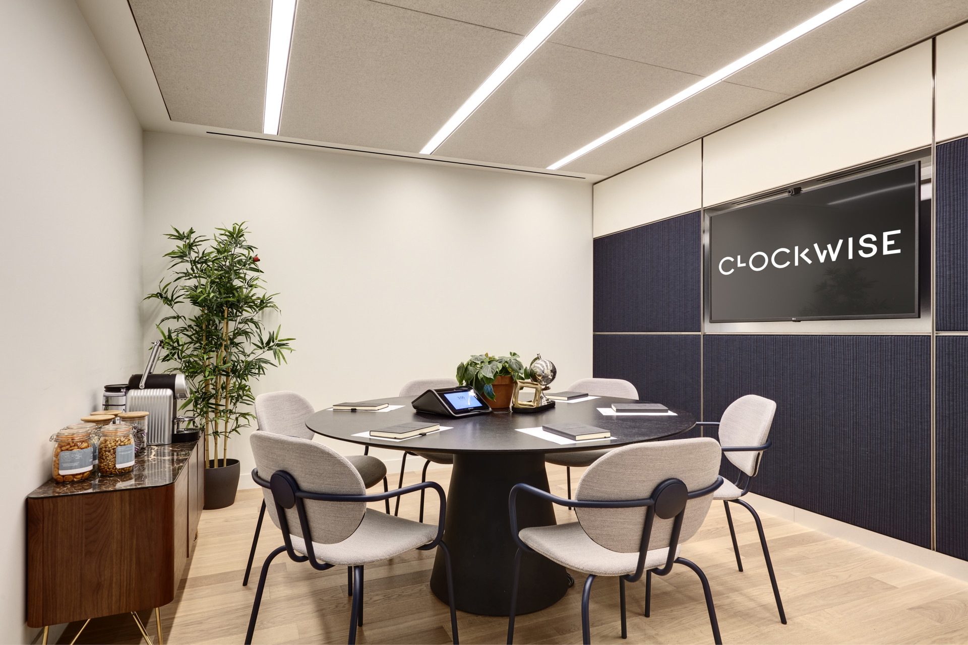 4M2 - Clockwise Manchester