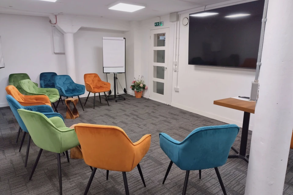 Meeting room for 12 people in Glasgow City Centre