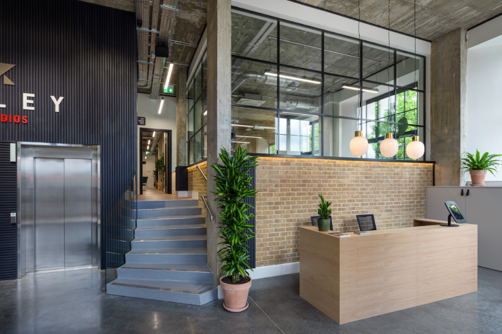 Riley Studios - 724 Holloway Rd