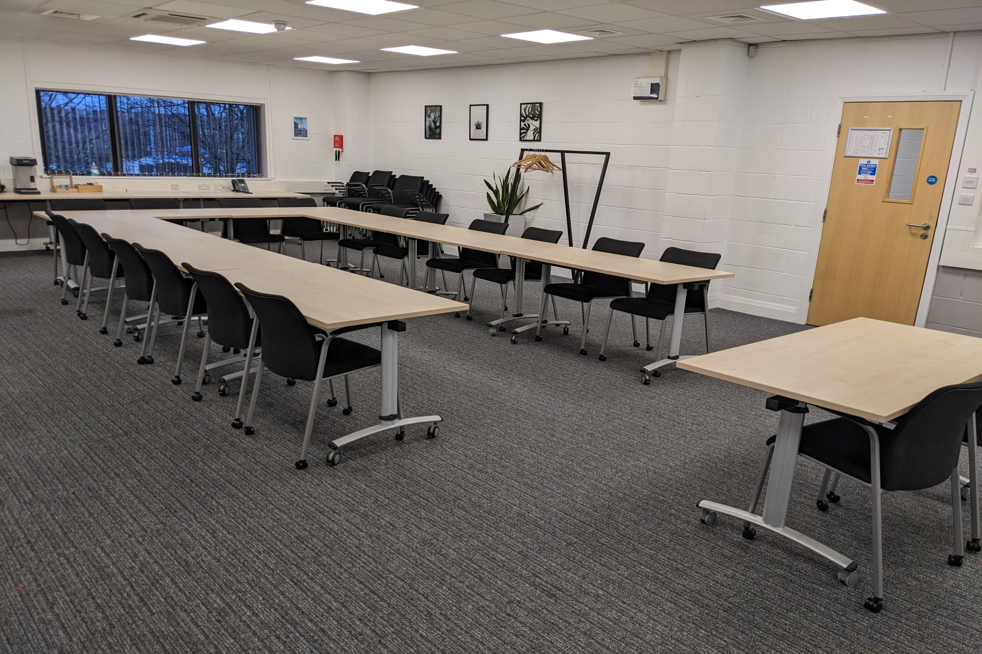 Modern Conference Room with Flexible Layouts - Europa House (30 people)