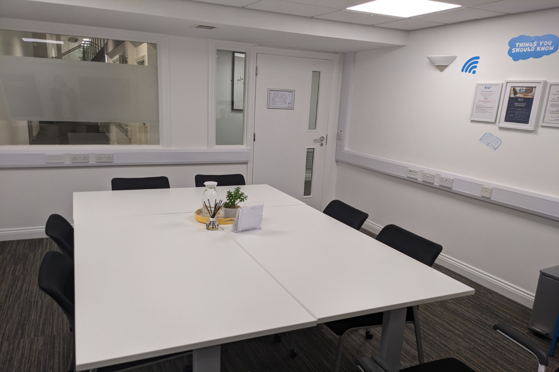 Meeting room 36 Imperial House - Bright 8-Person room