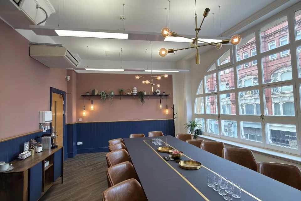 George Suite - 16 person meeting space in Leeds