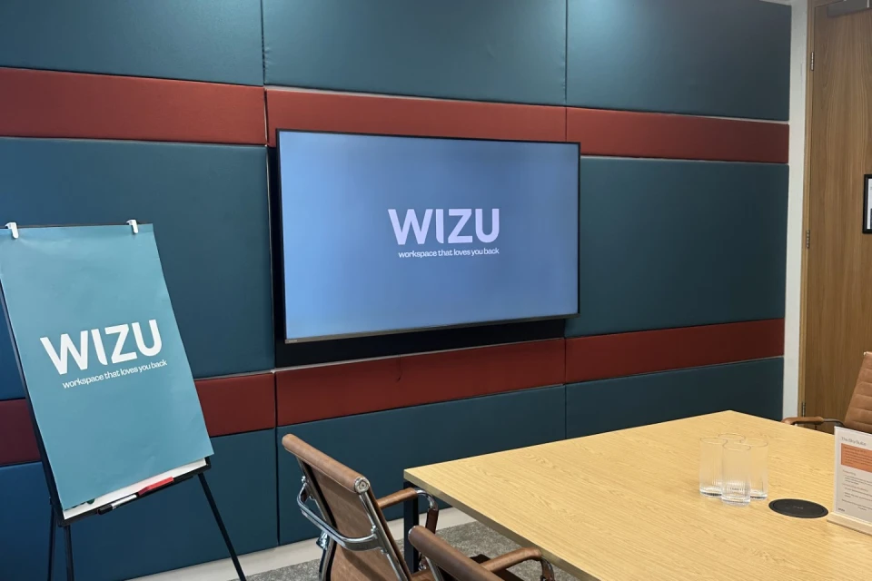 Sky Suite - 4 person meeting room