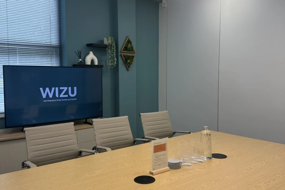 Pilot Suite - 6 person meeting room
