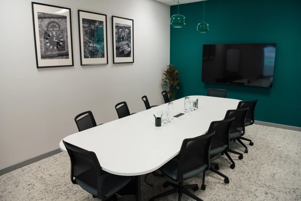 Viaduct Suite - Modern 10 Person Meeting Room