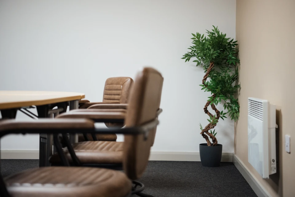 Meeting room for 10 people