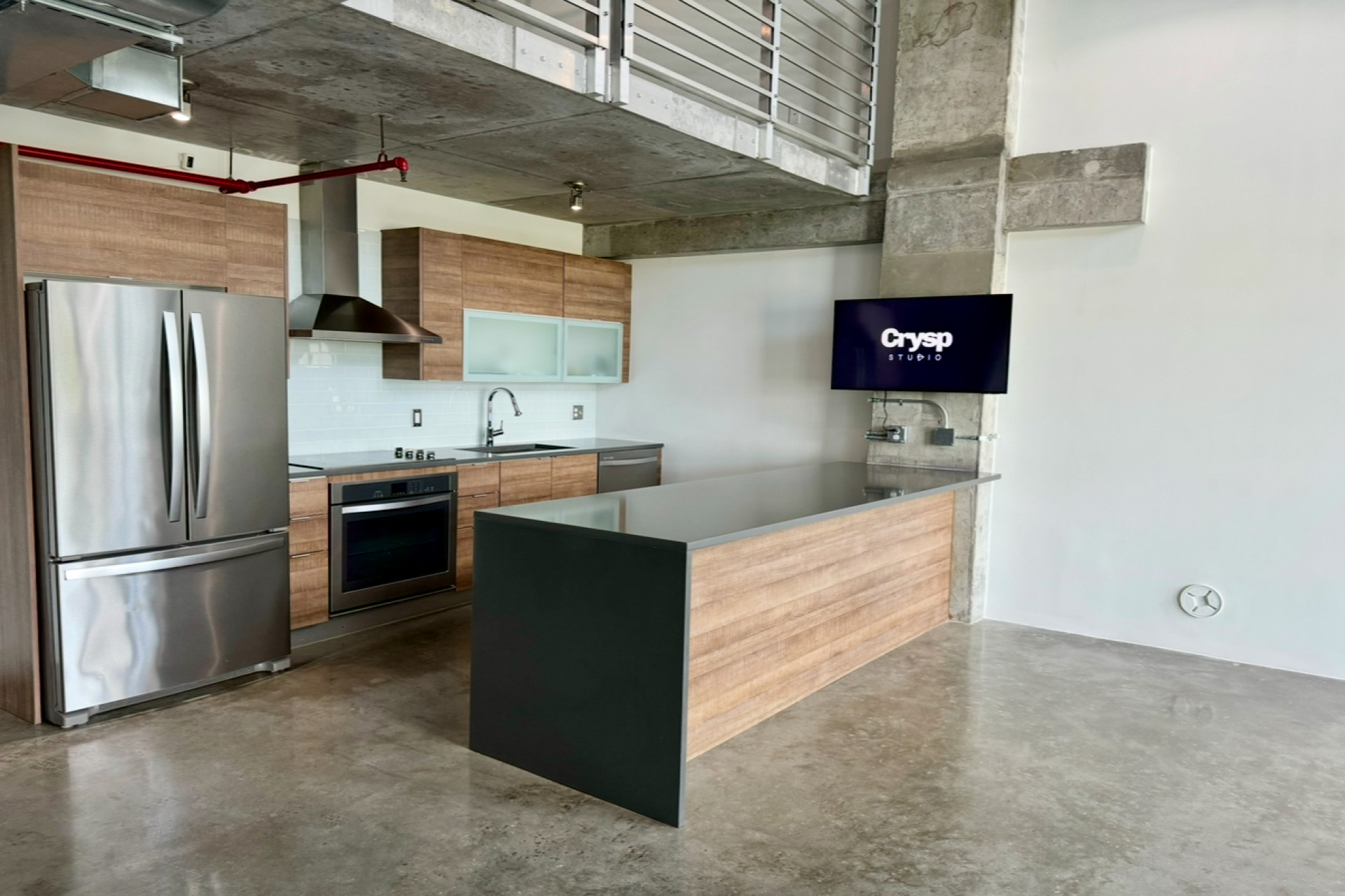 Crysp Studio offers a modern boardroom style setting with breakout areas,