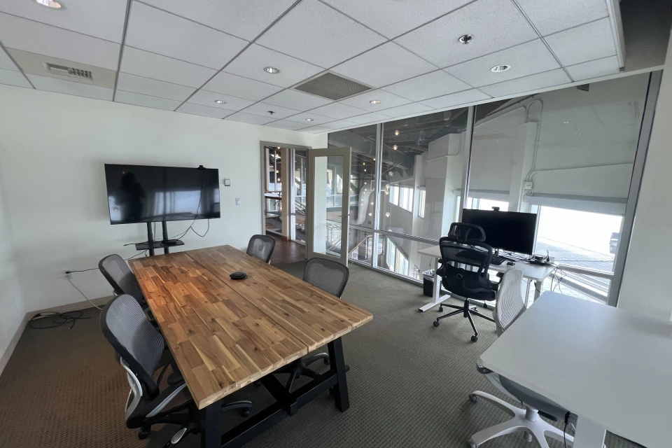 Waterfront Meeting Room for 6 people